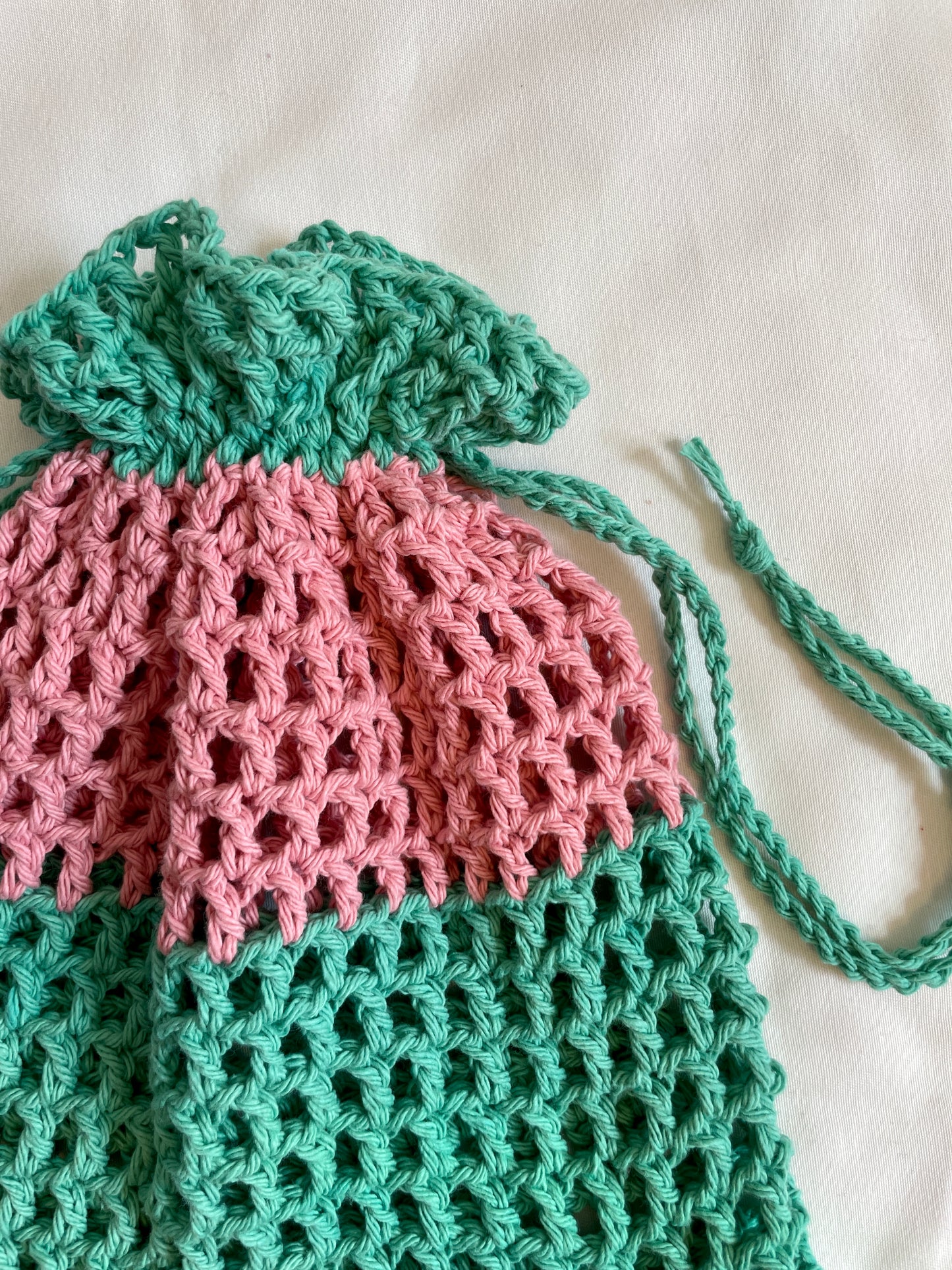MED Mesh Pouch - Emerald/Pink