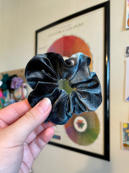 Black Gradient Velour Scrunchie - Regular